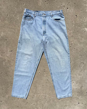 Load image into Gallery viewer, VINTAGE LEVI&#39;S 560 DENIM - Sz 36x31
