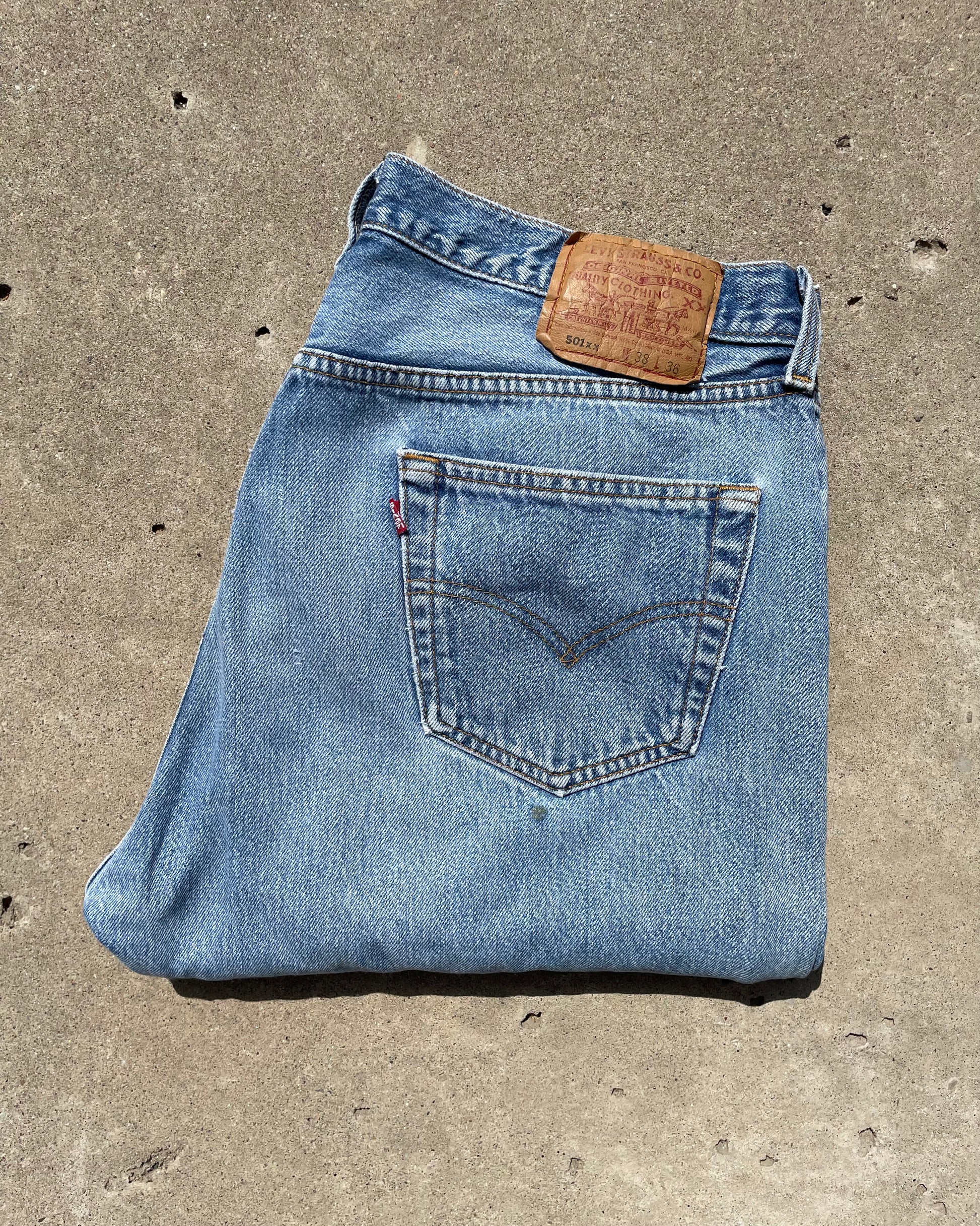 VINTAGE LEVI’S 501 DENIM - Sz 36x33