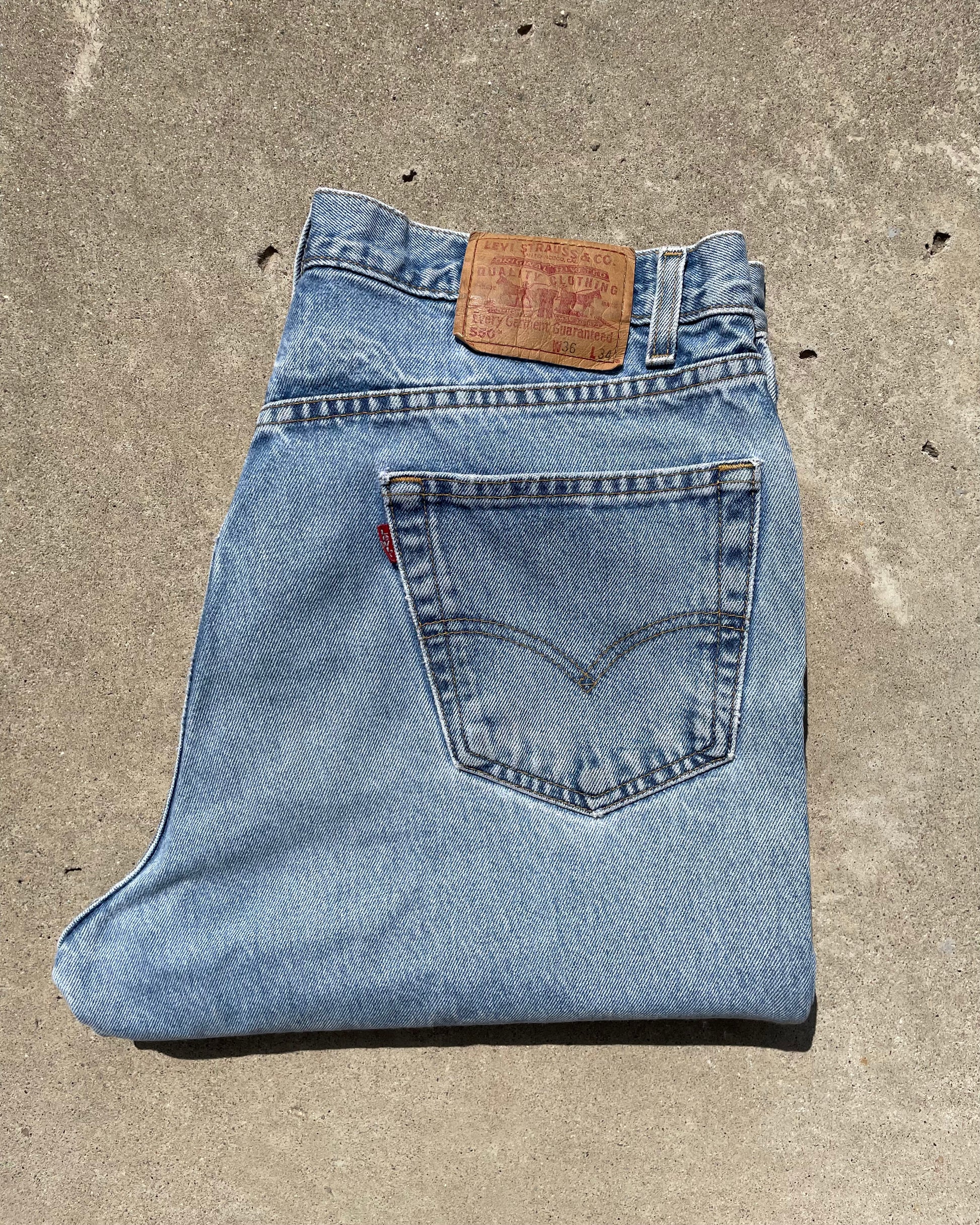 VINTAGE LEVI’S 550 DENIM - Sz 36x34