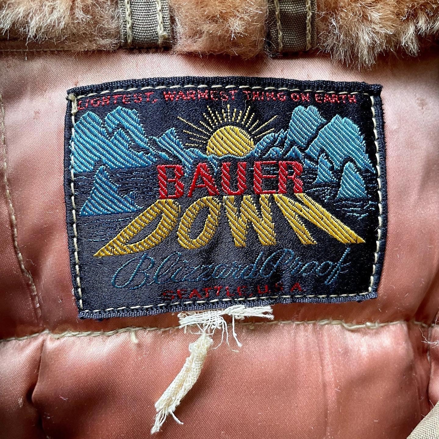 VINTAGE EDDIE BAUER DOWN JACKET - L