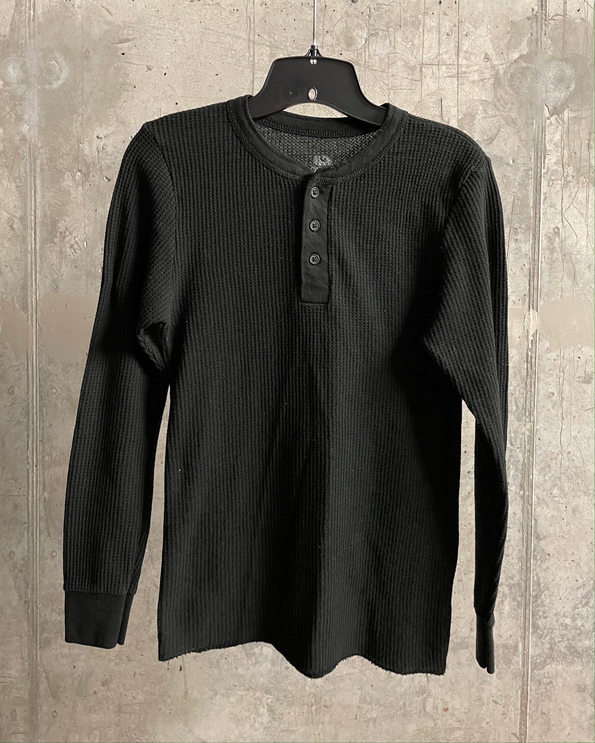 BLACK HENLEY - Sz XS