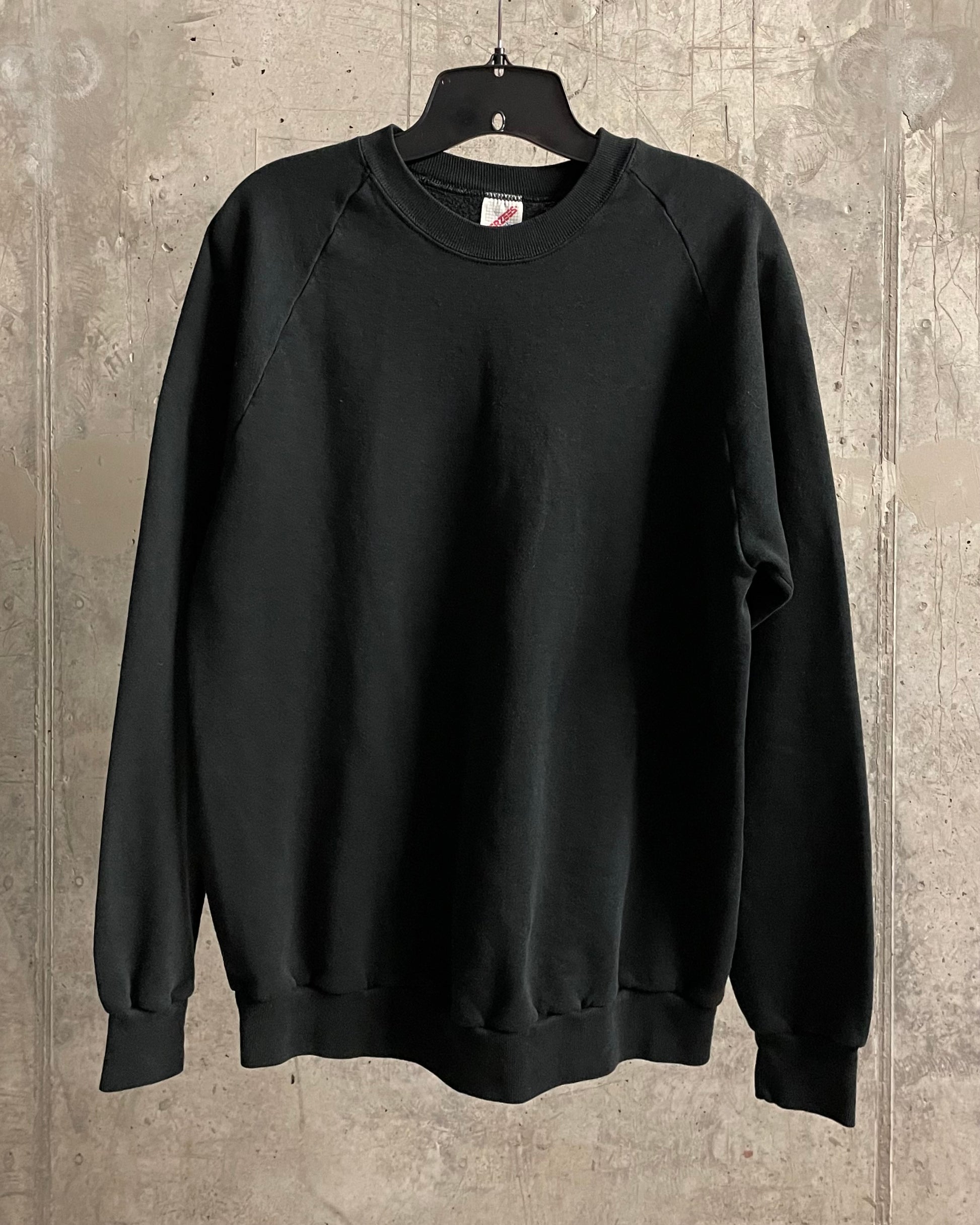 VINTAGE BLACK CREWNECK SWEATSHIRT - Sz L