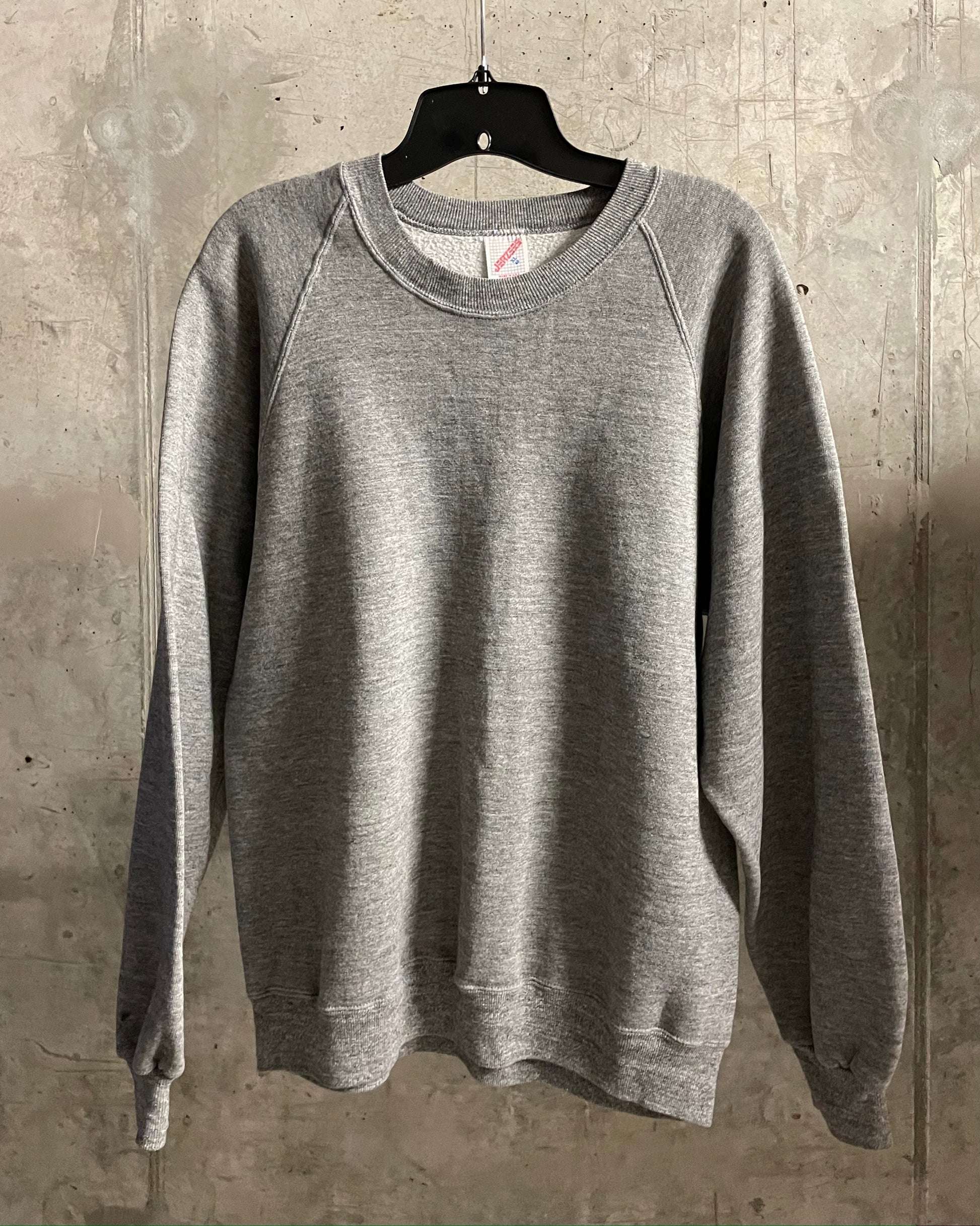 VINTAGE GREY CREWNECK SWEATSHIRT - Sz M